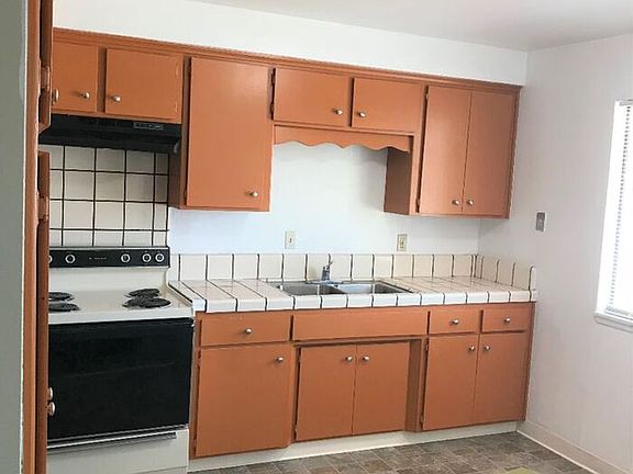 3rd image of 1410 Harris Ave