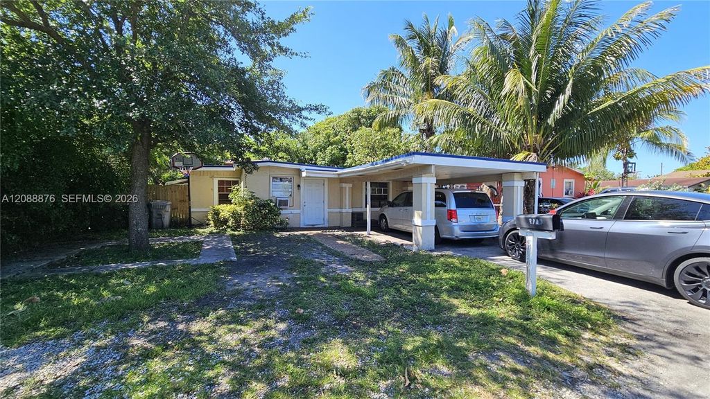 2114 NW 5th St, photo 2