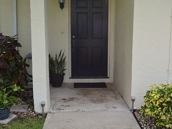 3rd image of 7056 W Country Club Dr N