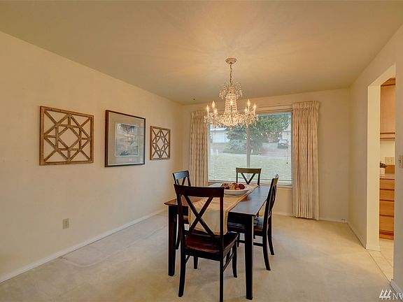 Formal dining room 