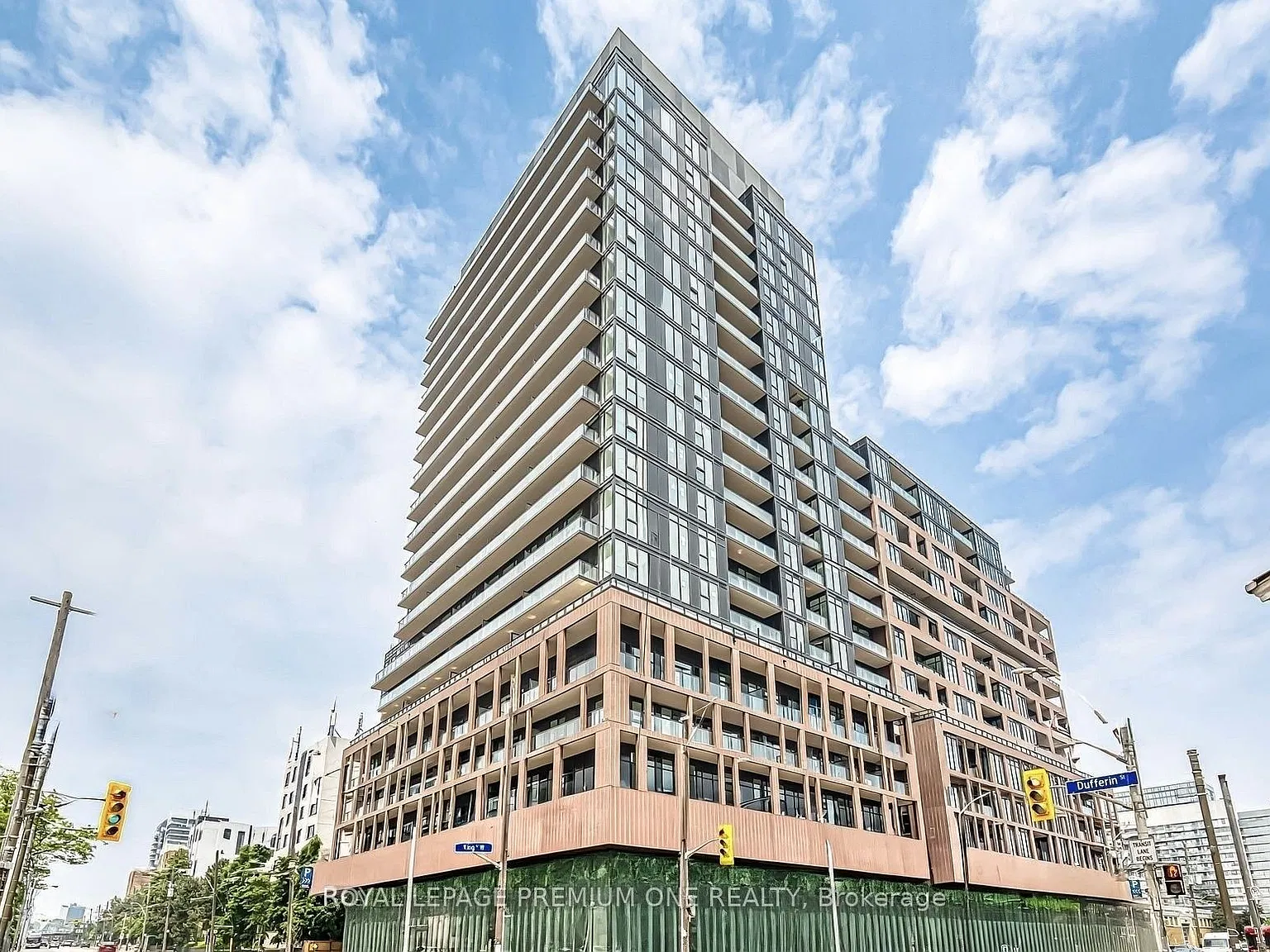 285 Dufferin St W — Photo 1