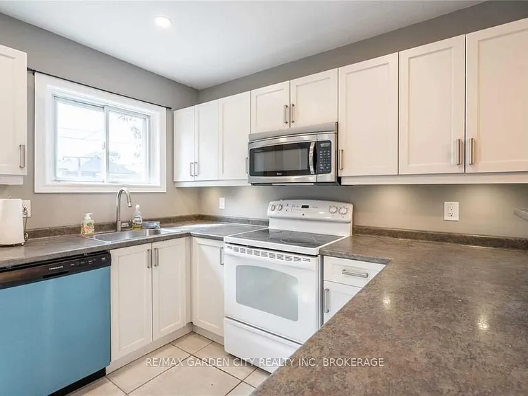 96 Beechwood Ave — Photo 14