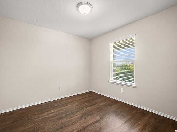 3rd image of 7419 Twin Pine