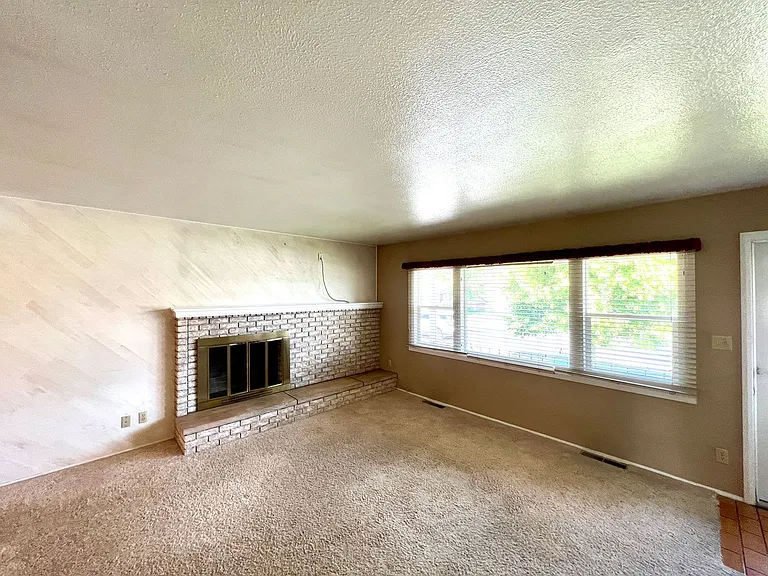 136 Fairway Dr — Photo 11