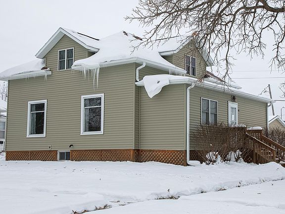 3rd image of 520 3rd St