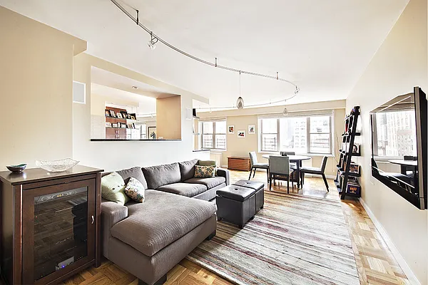 Sold by Stribling | media 4