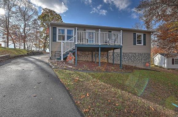 1st image of 178 Village Ln
