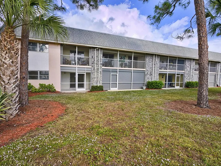 18081 SE Country Club Dr #265 — Photo 13