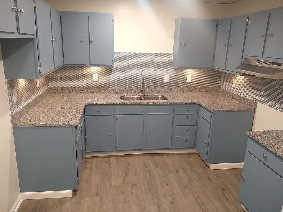 Bright Kitchen 