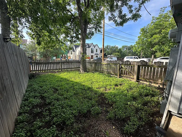 4412 Gillis St #A — Photo 31