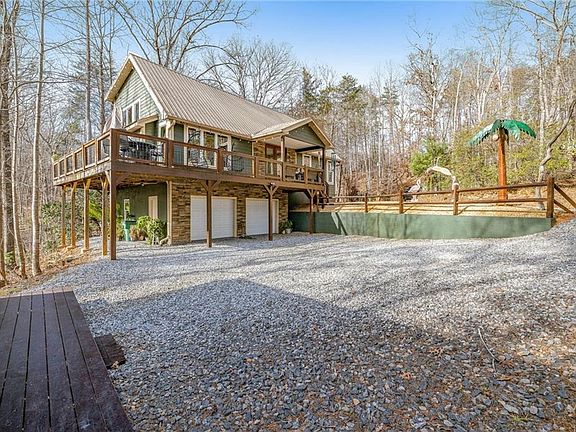 4th image of 195 Skunk Hollow Rd