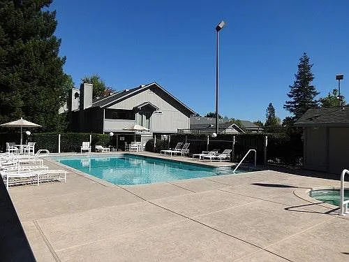 8126 Briar Ridge Ln — Photo 22