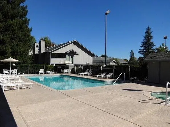 8126 Briar Ridge Ln, Citrus Heights, CA 95610