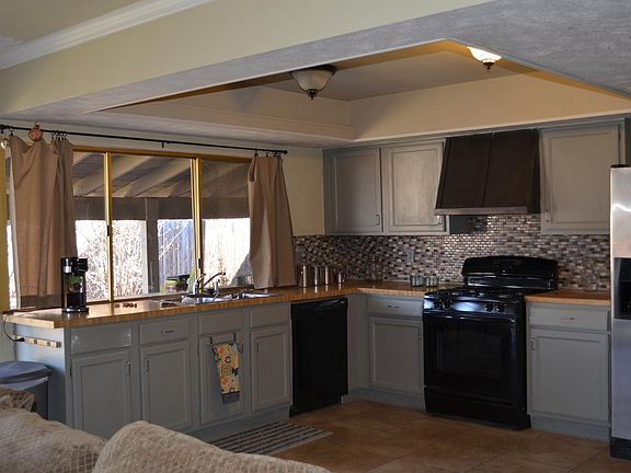 2nd image of 1823 Castille Dr