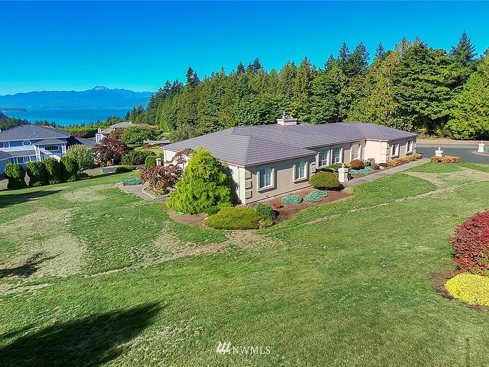 Puddingstone water mountain view home