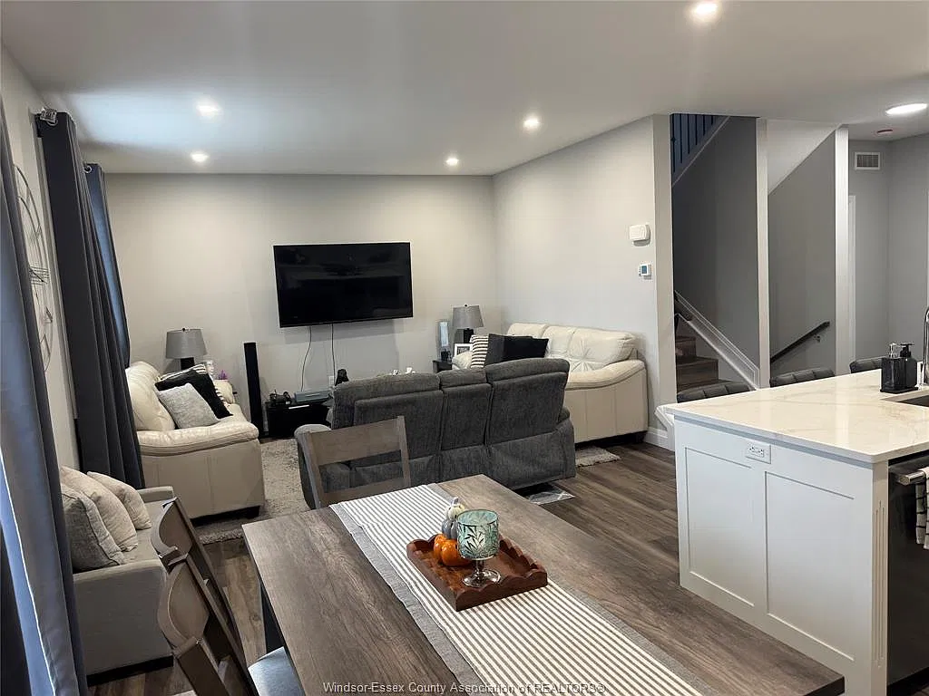 3 bed, 2.5 bath, $2,850 — Photo 3