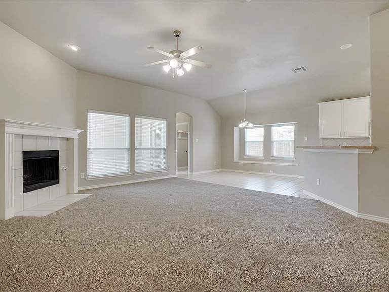 1612 Balboa Ln — Photo 8