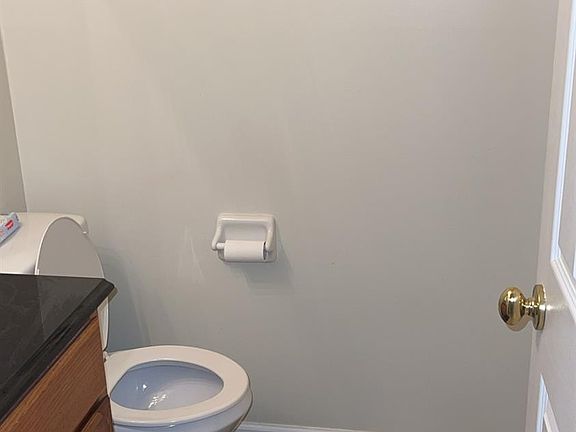 4th image of 420 E 61st Ave