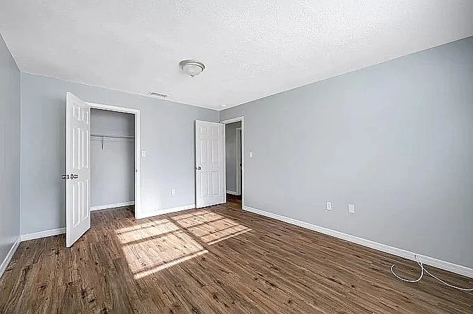 Sunny Point Apartments — Photo 4