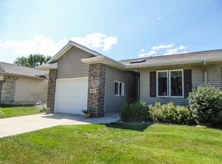 317 26th St NW, Waverly, IA 50677