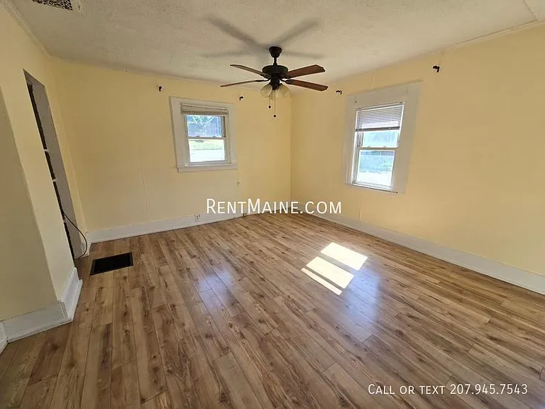 74 Stillwater Ave — Photo 5