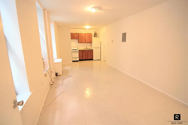 Rented by R New York | media 17