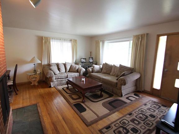 3rd image of 1343 Pierce Ave