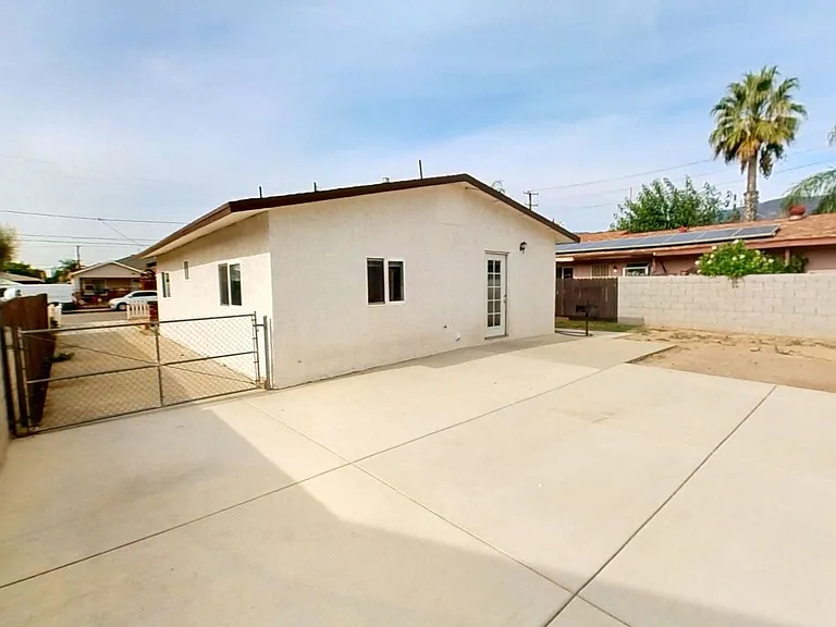3189 Sanchez St — Photo 14