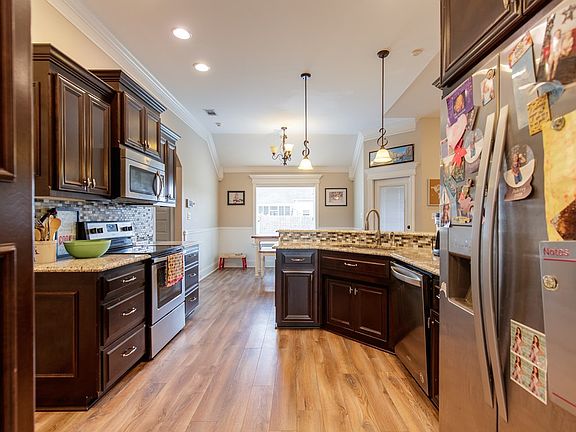 5th image of 3512 Walstine Ln