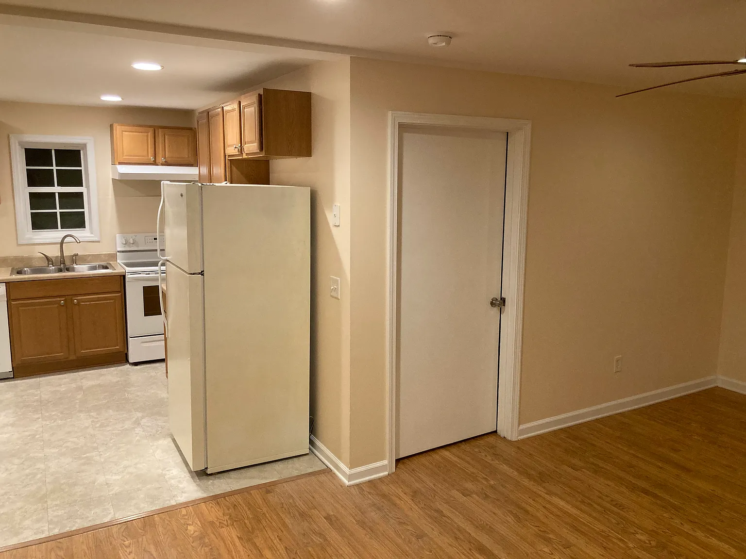 2 bed, 1050 sqft, $1,325 — Photo 4