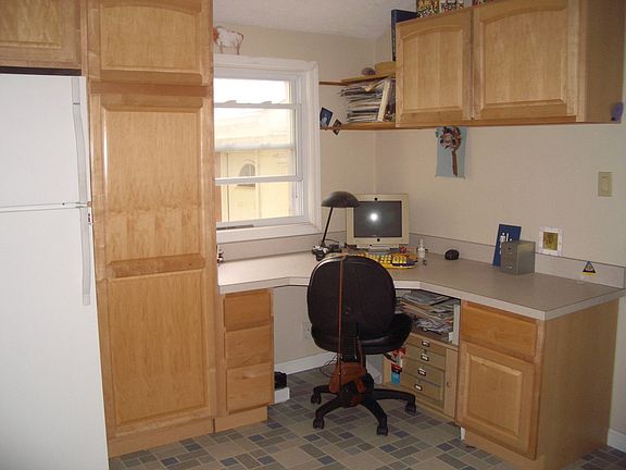 Other side of Laundry/Craft room