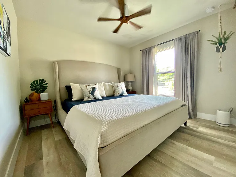 Unfurnished. Idea for bedroom.