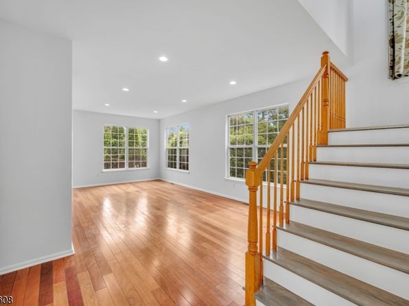 63 Albert Ct