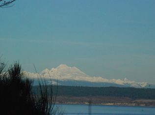 1012 Scenic Heights Rd, Clinton, WA 98277