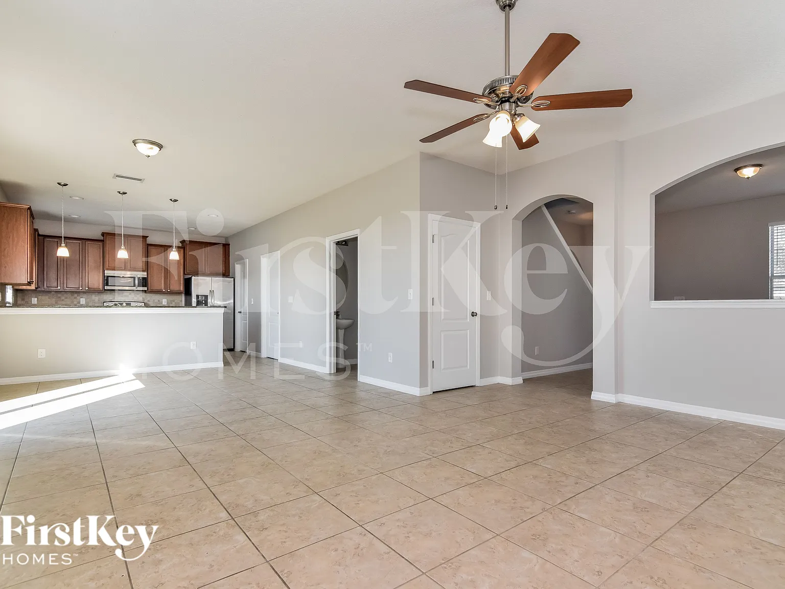 4 bed, 2.5 bath, 2486 sqft, $2,450 — Photo 3