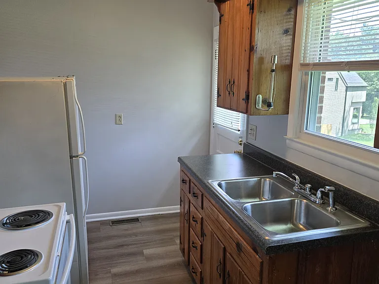 2103 Porter Rd #B — Photo 3
