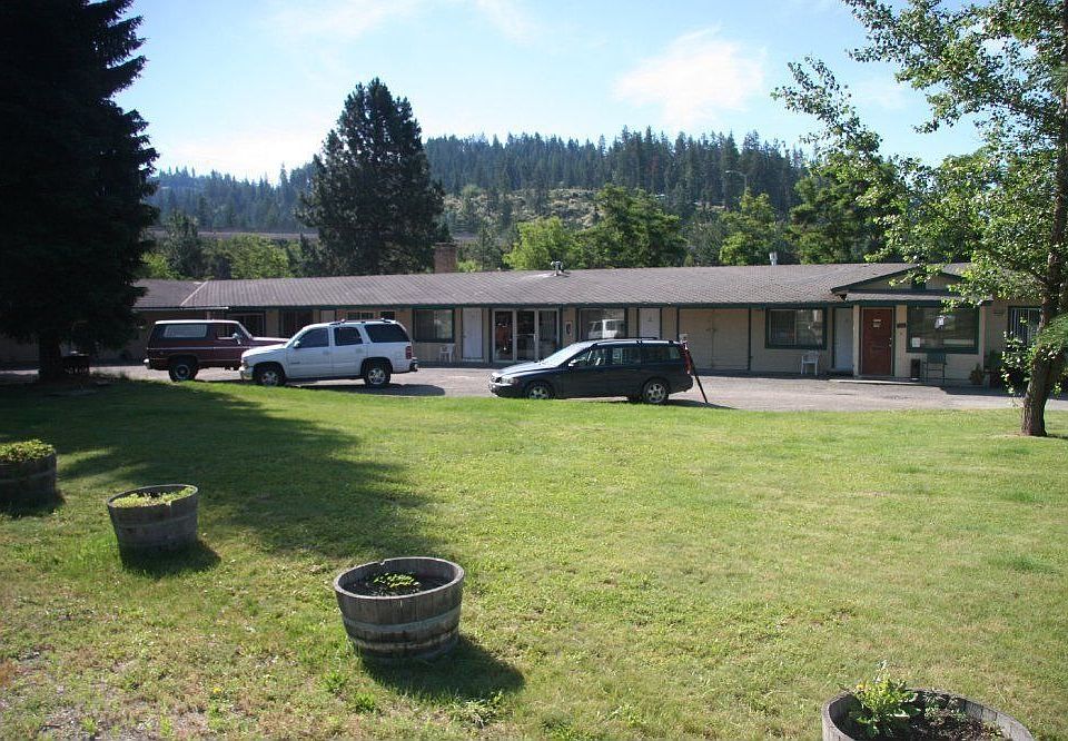 For Sale: 320 E Coeur d'Alene Lake Drive, Coeur d'Alene, Idaho 83833