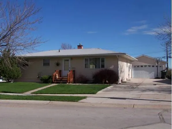 903 Stanley St, Belle Fourche, SD 57717