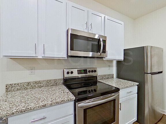 5th image of 223 Long Island Dr SW
