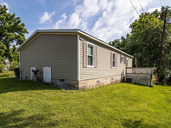 3rd image of 132 Leer St