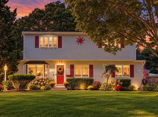 724 Sandra Avenue, West Islip, NY 11795