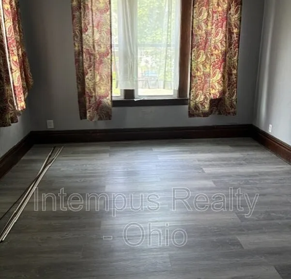 35 Neil St #1 — Photo 4