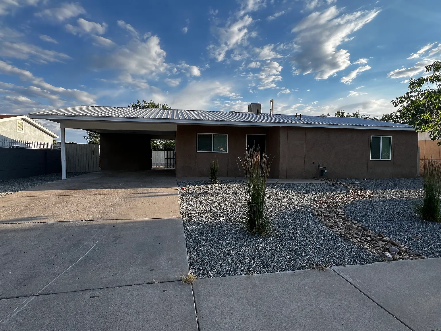 2 bed, 1220 sqft, $1,600 — Photo 2