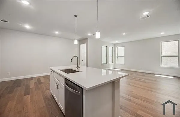1822 Waterwalk Dr — Photo 8