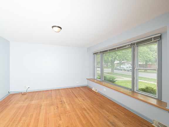 3rd image of 336 Arquilla Dr
