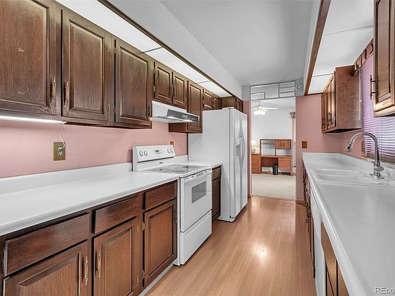 3rd image of 4 Douglas Drive S