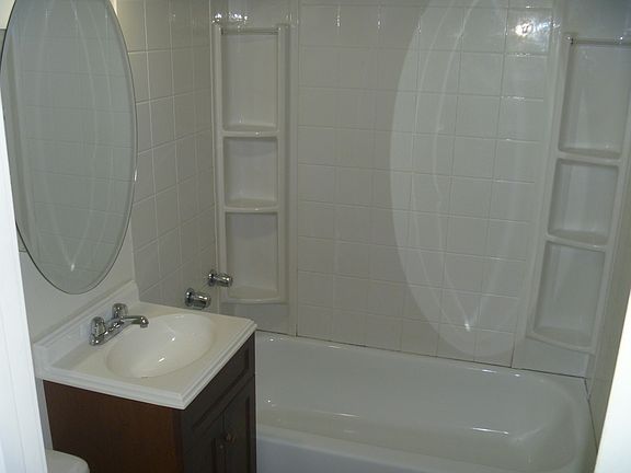 3rd image of 10809 Newton Ave