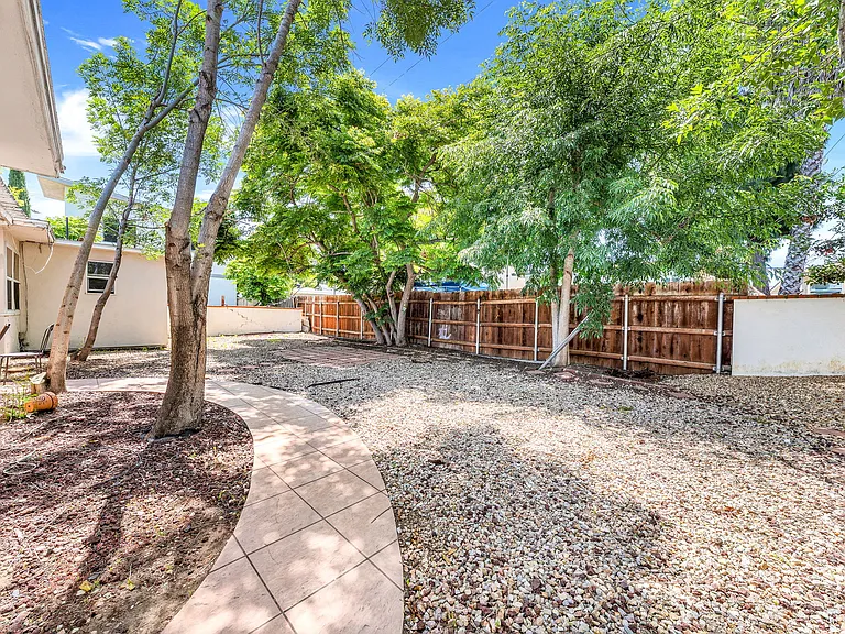 6261 Mary Lane Dr — Photo 11