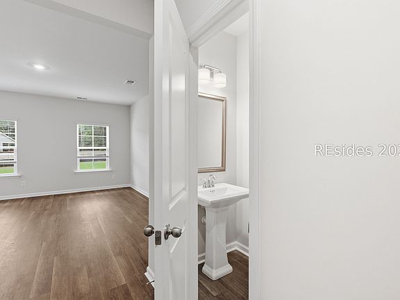 4th image of 113 Jinks St