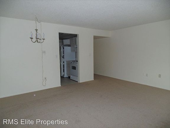 3rd image of 327 34th Ave N APT 102